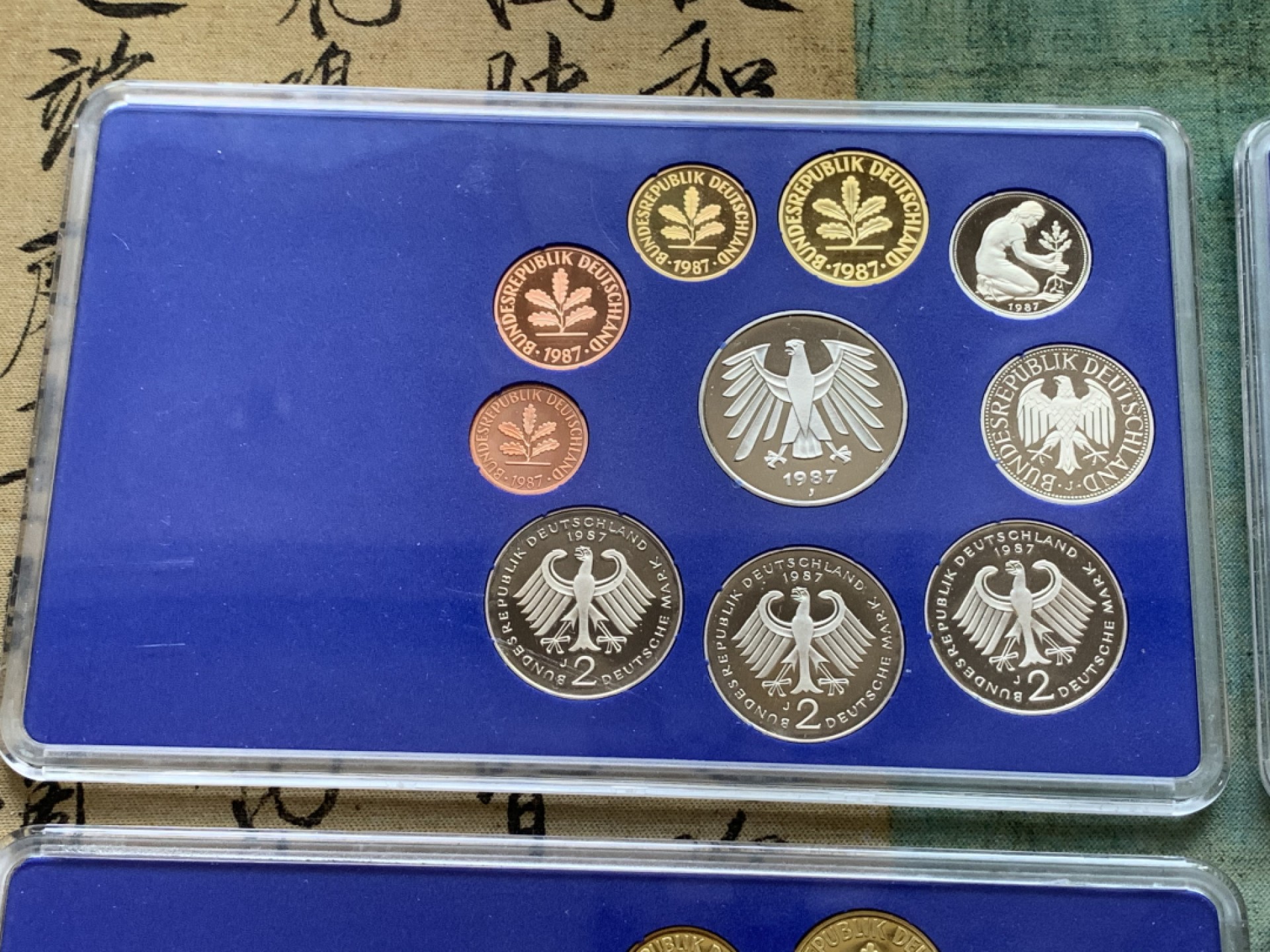 《竞宝斋》第109场-周日，周一 ，周四3场连拍（全场包邮） 德国1987年精制套币4厂齐全（D/F/G/J版