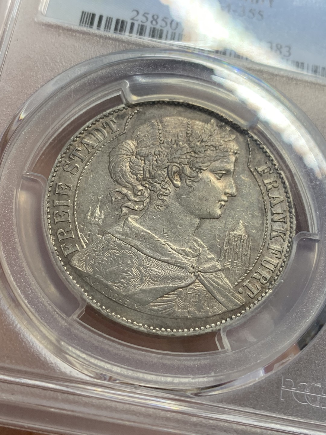 《竞宝斋》第109场-周日，周一 ，周四3场连拍（全场包邮） PCGS AU55 德国1858年法兰克福少女泰勒稀少塔楼版