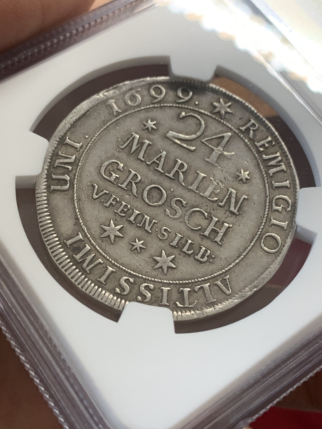 《竞宝斋》第109场-周日，周一 ，周四3场连拍（全场包邮） 唯一冠军分 NGC-XF45 德国不伦瑞克野人 1699年 24M银币 传世老包浆 稀少品种