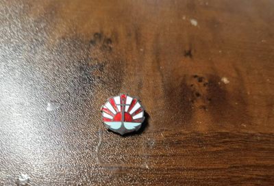 热烈祝贺二十大胜利召开！欧亚大陆勋奖章制服交流会十月二十六日拍卖拍卖 - 勿忘国耻-银制旧日本海军协会证章