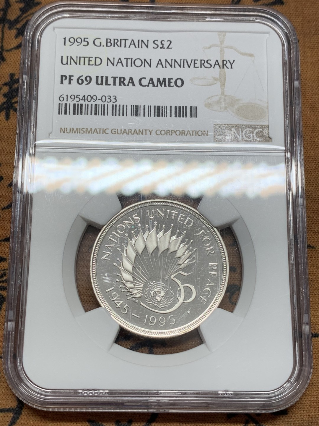《竞宝斋》第109场-周日，周一 ，周四3场连拍（全场包邮） NGC PF69UC 英国 1995年 联合国成立50周年（中年女王头像）2英镑纪念币 银币 超厚币胚