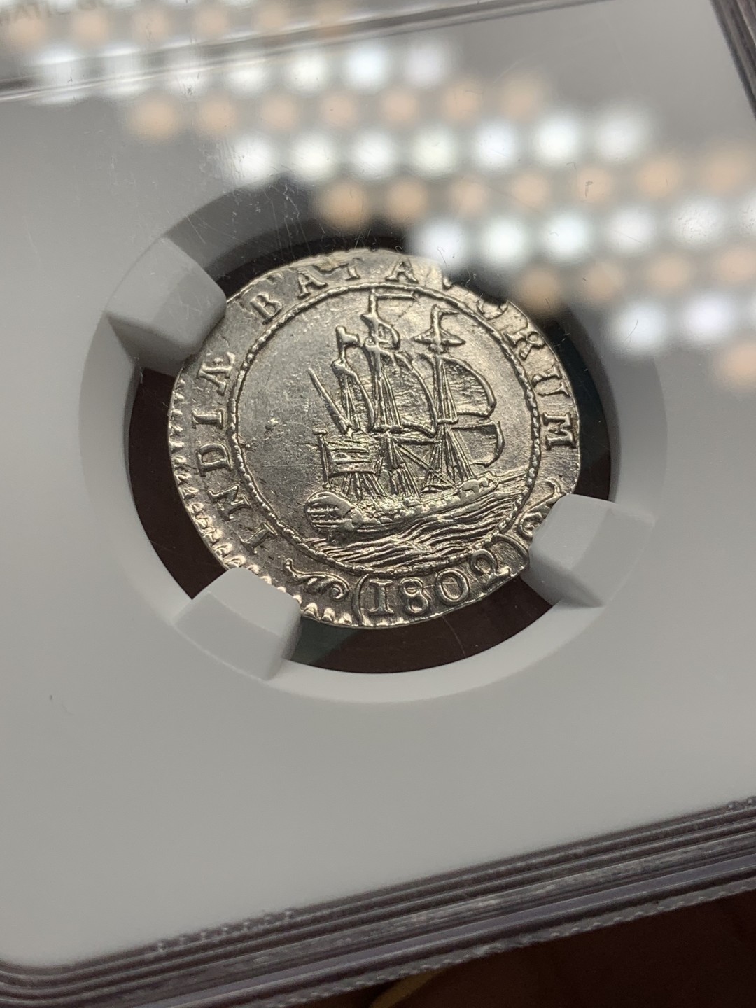 《竞宝斋》第109场-周日，周一 ，周四3场连拍（全场包邮） NGC MS62 荷属东印度群岛 1802年 巴达维亚共和国（1800-1806）1/4G 帆船银币 少见品种 细节好