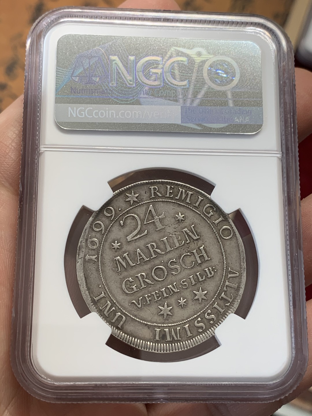 《竞宝斋》第109场-周日，周一 ，周四3场连拍（全场包邮） 唯一冠军分 NGC-XF45 德国不伦瑞克野人 1699年 24M银币 传世老包浆 稀少品种