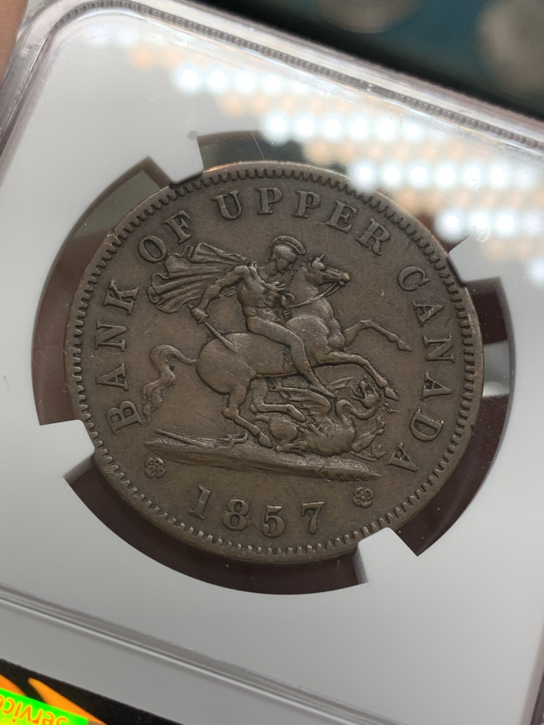《竞宝斋》第109场-周日，周一 ，周四3场连拍（全场包邮） NGC-AU53 1857年 上加拿大银行1便士Token大铜 经典马剑屠龙 细节不错的加拿大马剑 性价比之选