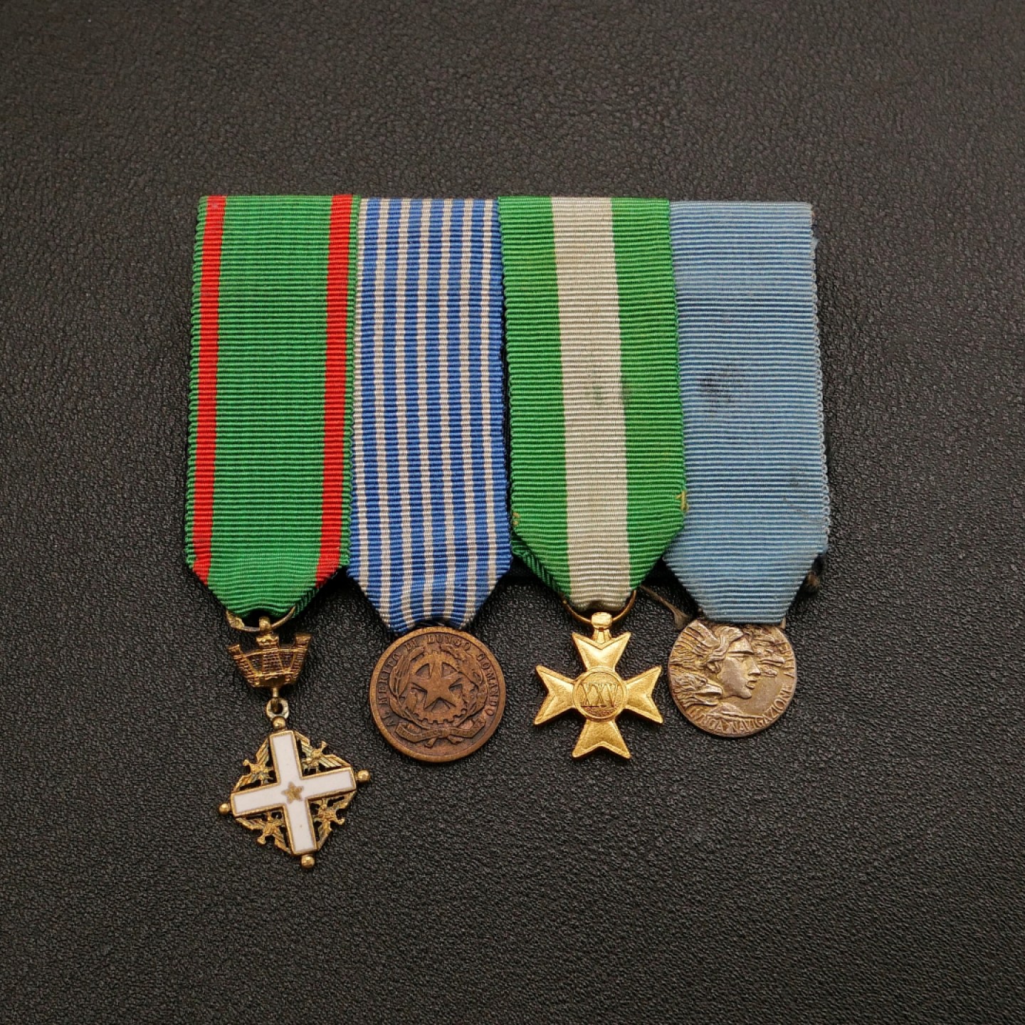 勋章奖章交易所10月29日群拍 意大利迷你奖章联排