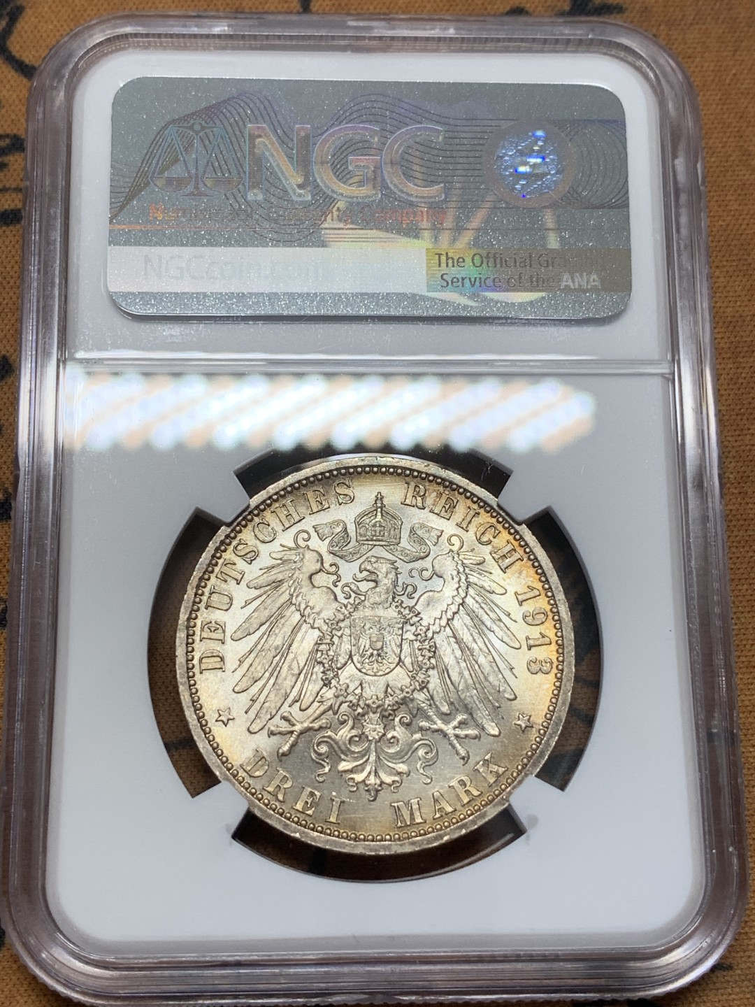 《竞宝斋》第109场-周日，周一 ，周四3场连拍（全场包邮） NGC-MS65 德国普鲁士 1913年 军装3马克 银币 超级无敌的五彩车轮包浆