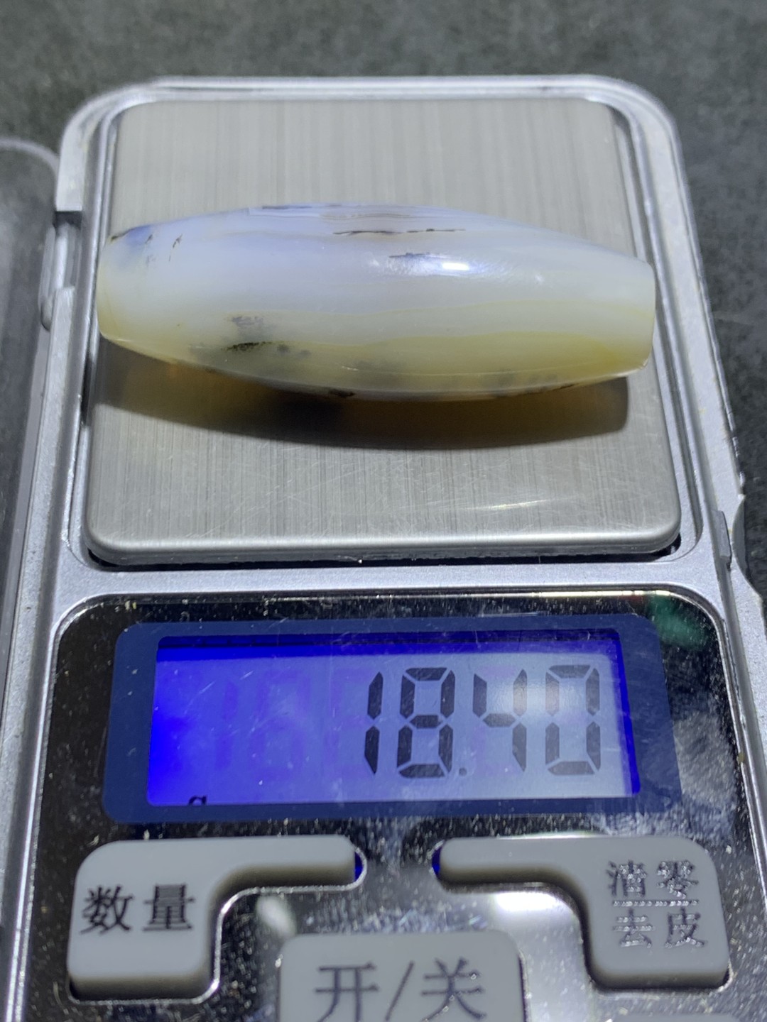 精美马达加斯加草花纹海洋玉髓桶珠一颗，