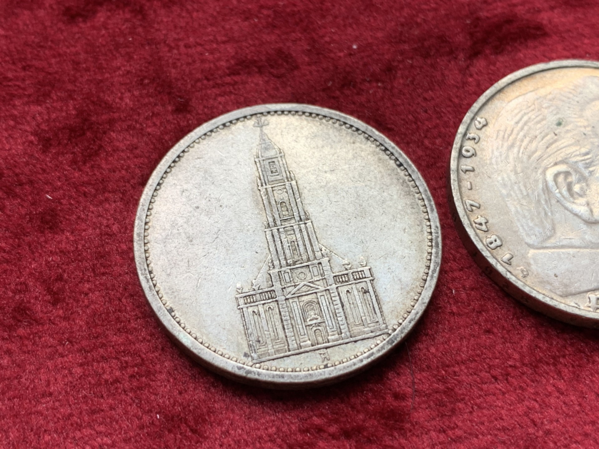 《竞宝斋》第109场-周日，周一 ，周四3场连拍（全场包邮） 两枚银币一起 德国 1936年 5马克 银币；德国 1934年 教堂  银币