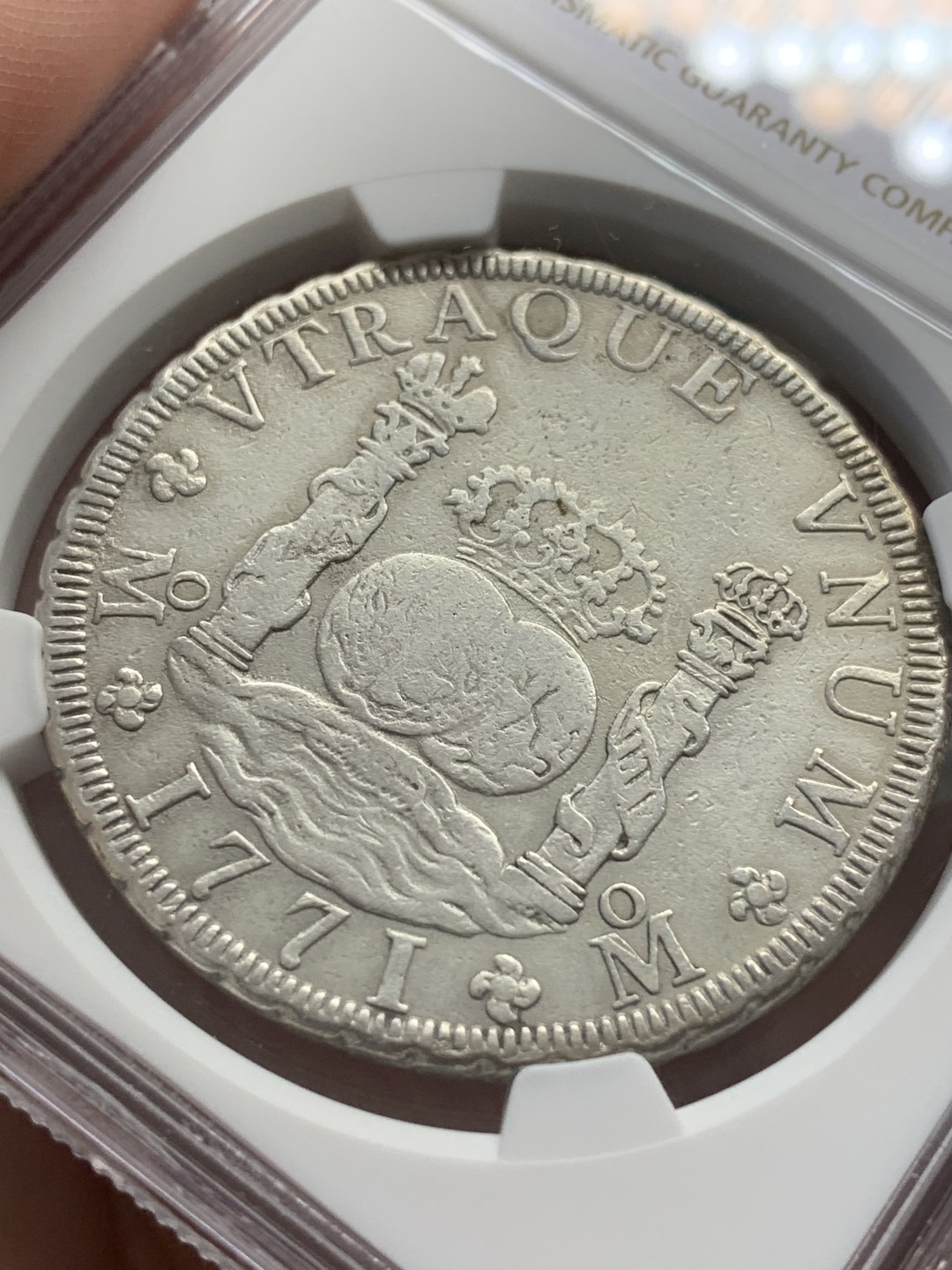 《竞宝斋》第109场-周日，周一 ，周四3场连拍（全场包邮） NGC XF品相 墨西哥1771年地球双柱8里亚尔大银币，细节完好无磕碰划痕边齿很好的一枚 边特别好