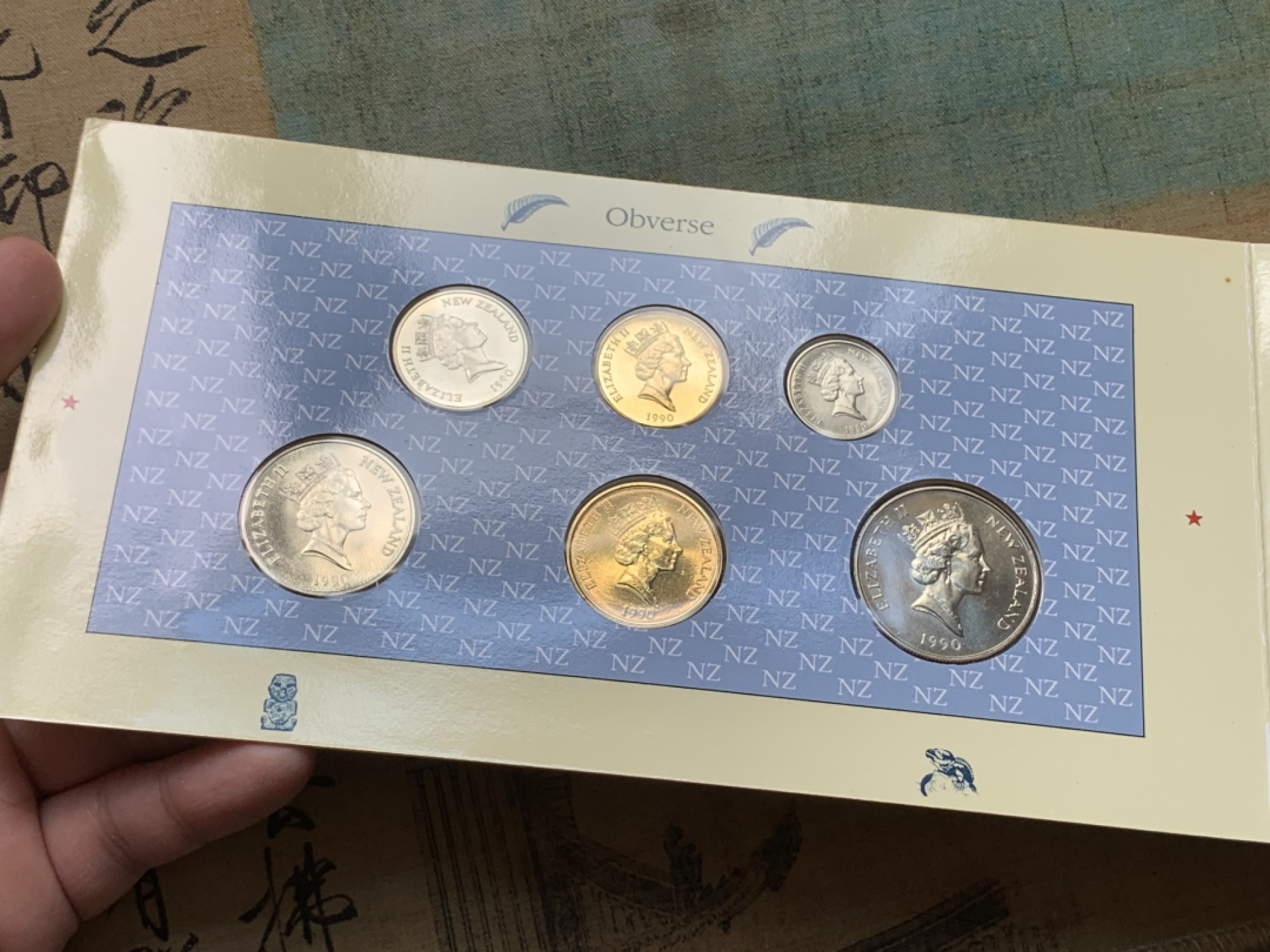 《竞宝斋》第109场-周日，周一 ，周四3场连拍（全场包邮） 1990年 新西兰官方套币（一套6枚带封套）