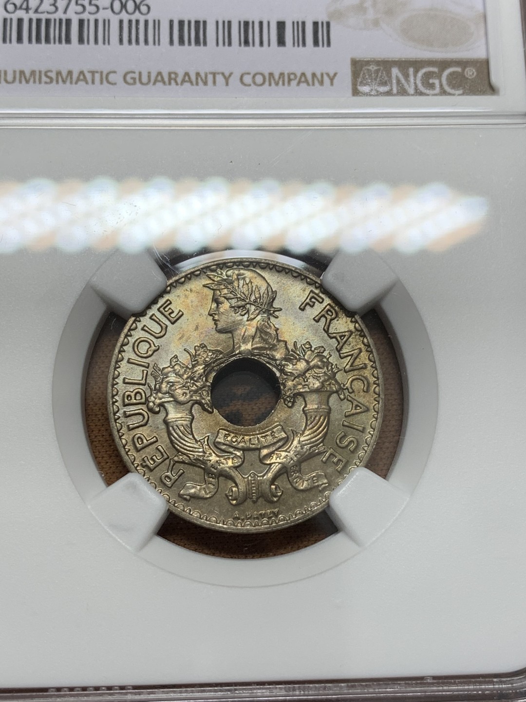 《竞宝斋》第109场-周日，周一 ，周四3场连拍（全场包邮） NGC MS64 法属印度支那1939年5分 略有彩浆