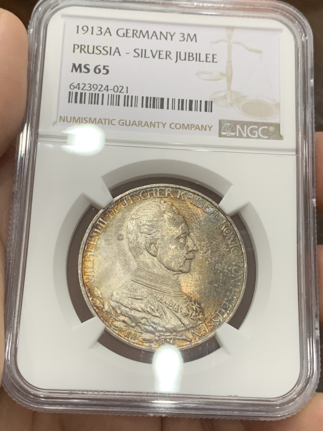 《竞宝斋》第109场-周日，周一 ，周四3场连拍（全场包邮） NGC-MS65 德国普鲁士 1913年 军装3马克 银币 超级无敌的五彩车轮包浆