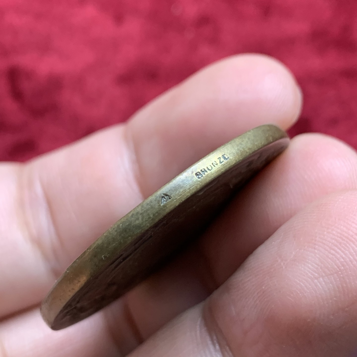 《竞宝斋》第109场-周日，周一 ，周四3场连拍（全场包邮） 法国 19世纪 法国职业学院背小天使，细节好 20.9克 36mm铜章，边铭三角br