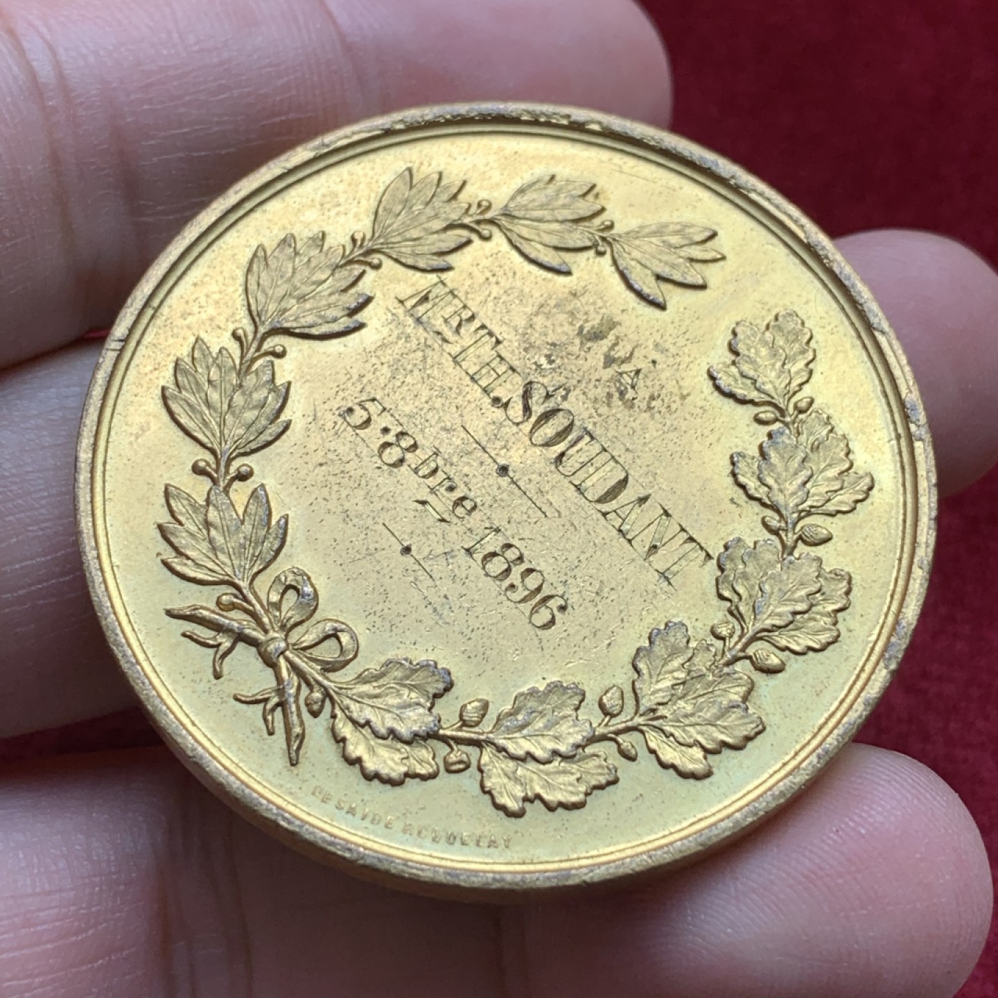 《竞宝斋》第109场-周日，周一 ，周四3场连拍（全场包邮） 法国19世纪铜章，杜埃城市徽章，正面胜利者的荣誉，镀金铜章A类，边铭丰饶角BR，重量41.15g，直径45mm