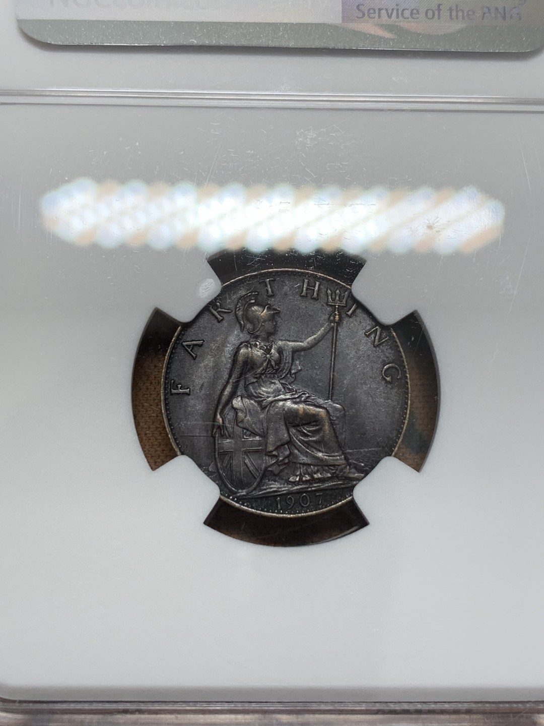 《竞宝斋》第109场-周日，周一 ，周四3场连拍（全场包邮） NGC MS64 BN 英国 1907年 爱德华七世 1法新（1/4便士） blackened at mint  出厂前黑化 包浆均匀