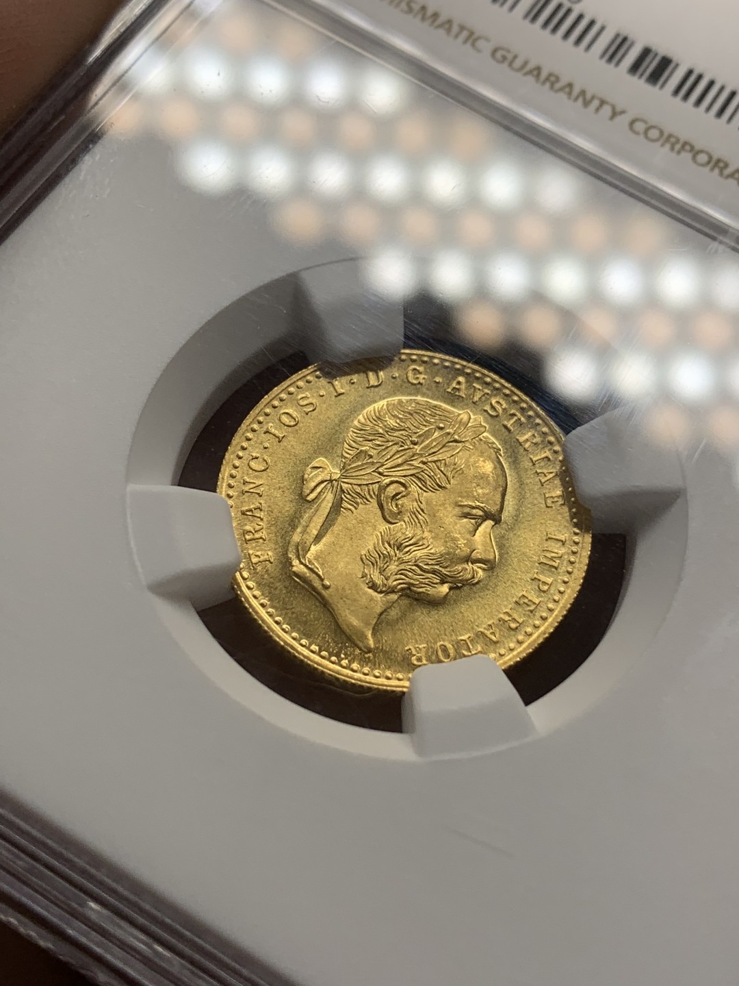 《竞宝斋》第109场-周日，周一 ，周四3场连拍（全场包邮） NGC MS67 奥地利 1915年 弗朗茨一世1杜卡特金币 3.49克 986高纯度金 强镜面效果 铸币工艺明显高于1892年贸易金 该枚金币首年为1901年 1915年为该金币后铸年份同时也为该金币的关门年份