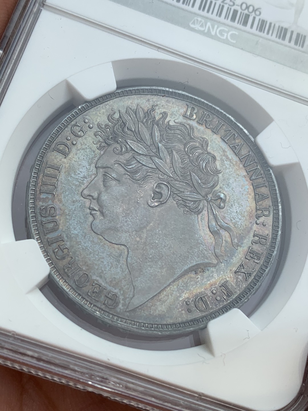 《竞宝斋》第109场-周日，周一 ，周四3场连拍（全场包邮） NGC MS63 英国 1822年 乔四 克朗银币 PL 底板 双面均匀深色包浆 状态好于分数 63分未见最近拍卖记录 2022年62分2.9W成交 高分相对价高很多