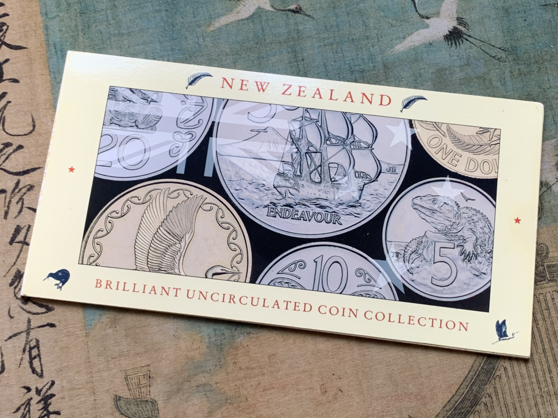 《竞宝斋》第109场-周日，周一 ，周四3场连拍（全场包邮） 1990年 新西兰官方套币（一套6枚带封套）