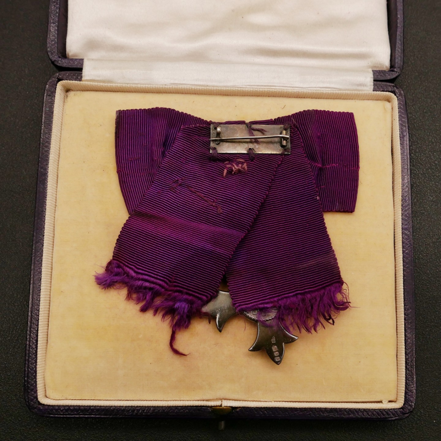 勋章奖章交易所10月29日群拍 英国成员级大英帝国勋章第一版女版