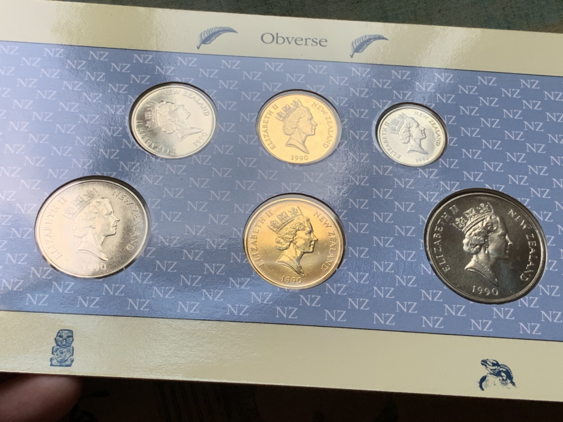 《竞宝斋》第109场-周日，周一 ，周四3场连拍（全场包邮） 1990年 新西兰官方套币（一套6枚带封套）