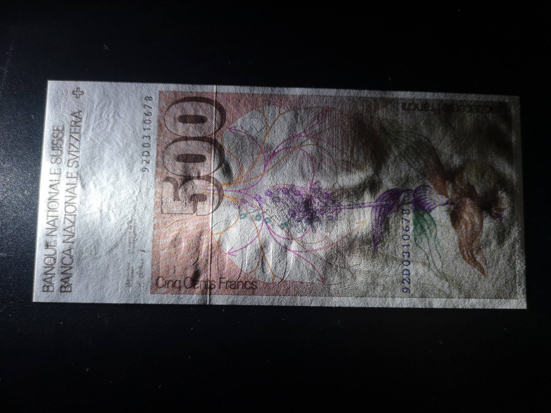 《外钞收藏家》第二百一十一期（欧洲四国精品专场） 瑞士1992年500 法郎	P-58 全新UNC 品相绝 居中好
