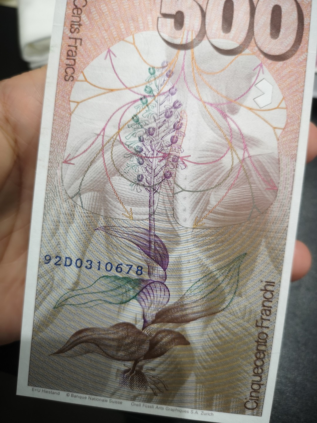 《外钞收藏家》第二百一十一期（欧洲四国精品专场） 瑞士1992年500 法郎	P-58 全新UNC 品相绝 居中好