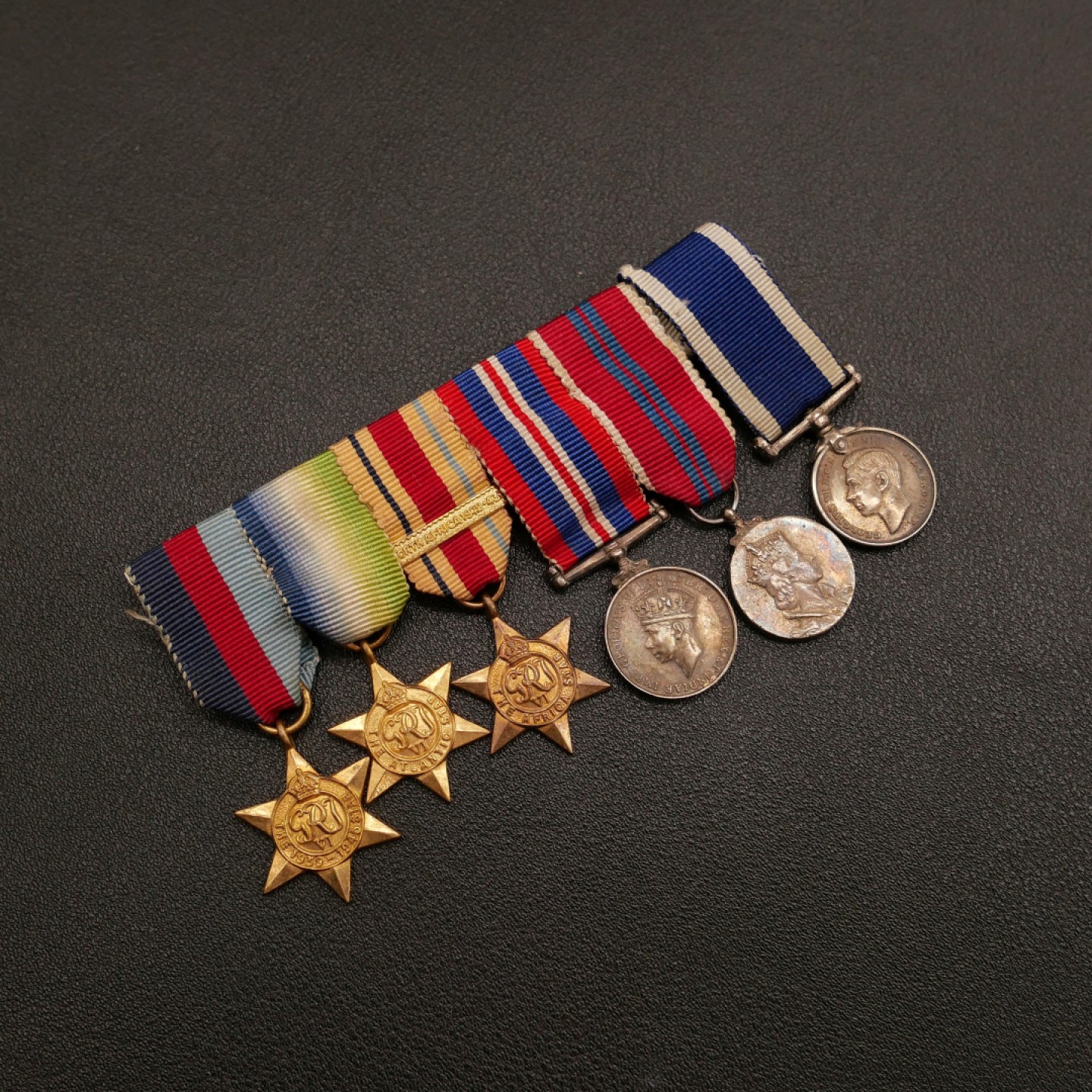 勋章奖章交易所10月29日群拍 英国二战/女王登基/海军长期服役迷你奖章联排