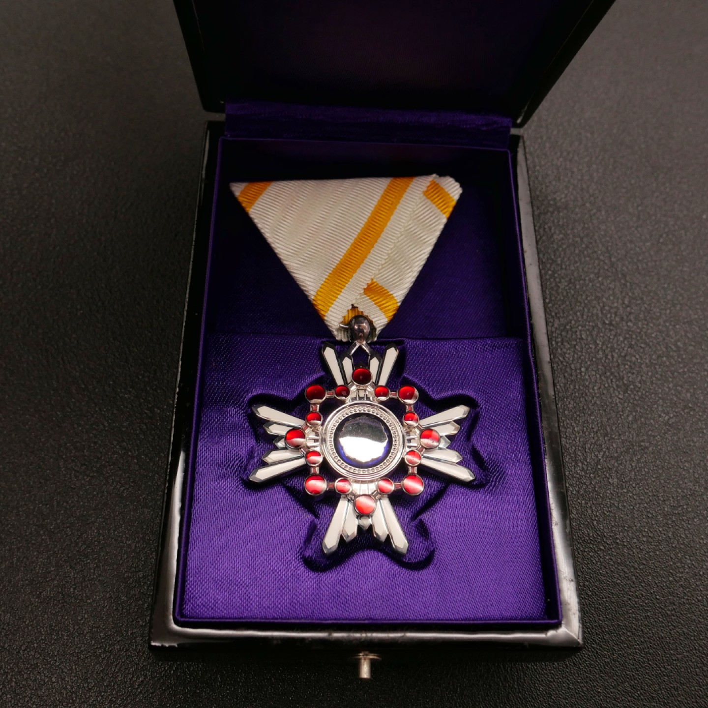 勋章奖章交易所10月29日群拍 日本勋六等瑞宝章