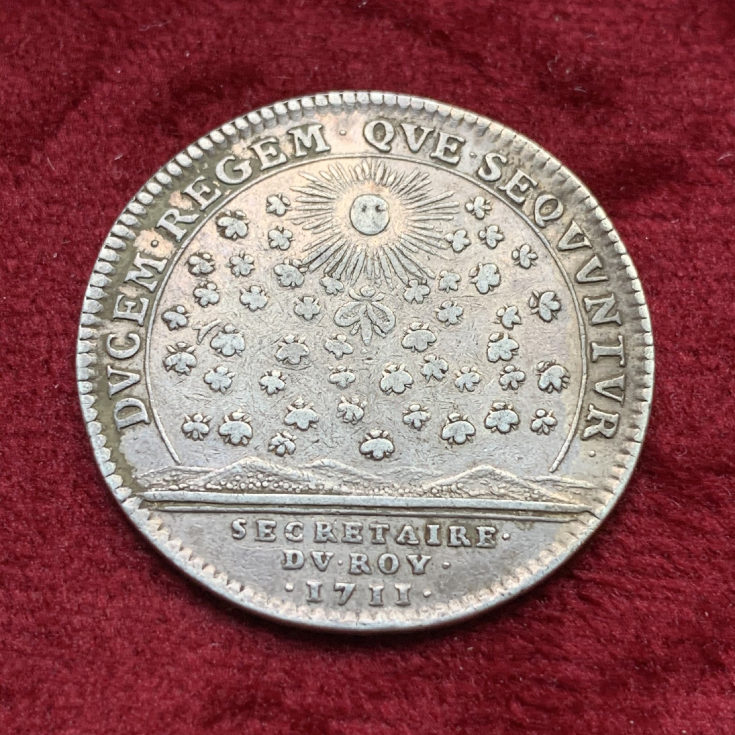 《竞宝斋》第109场-周日，周一 ，周四3场连拍（全场包邮） 1711年法国路易十四国王秘书银制代币  重量：7.7g  直径：30.5mm