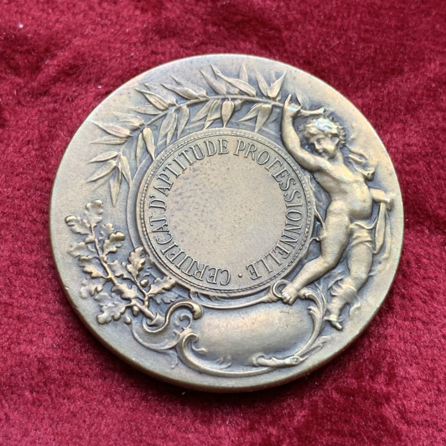 《竞宝斋》第109场-周日，周一 ，周四3场连拍（全场包邮） 法国 19世纪 法国职业学院背小天使，细节好 20.9克 36mm铜章，边铭三角br