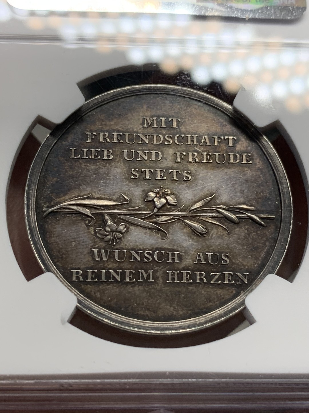 《竞宝斋》第109场-周日，周一 ，周四3场连拍（全场包邮） NGC MS61德国18世纪末LOOS名家设计友谊银章，大天使将三个花环附在坚贞之柱上，表示友谊、爱情和欢乐