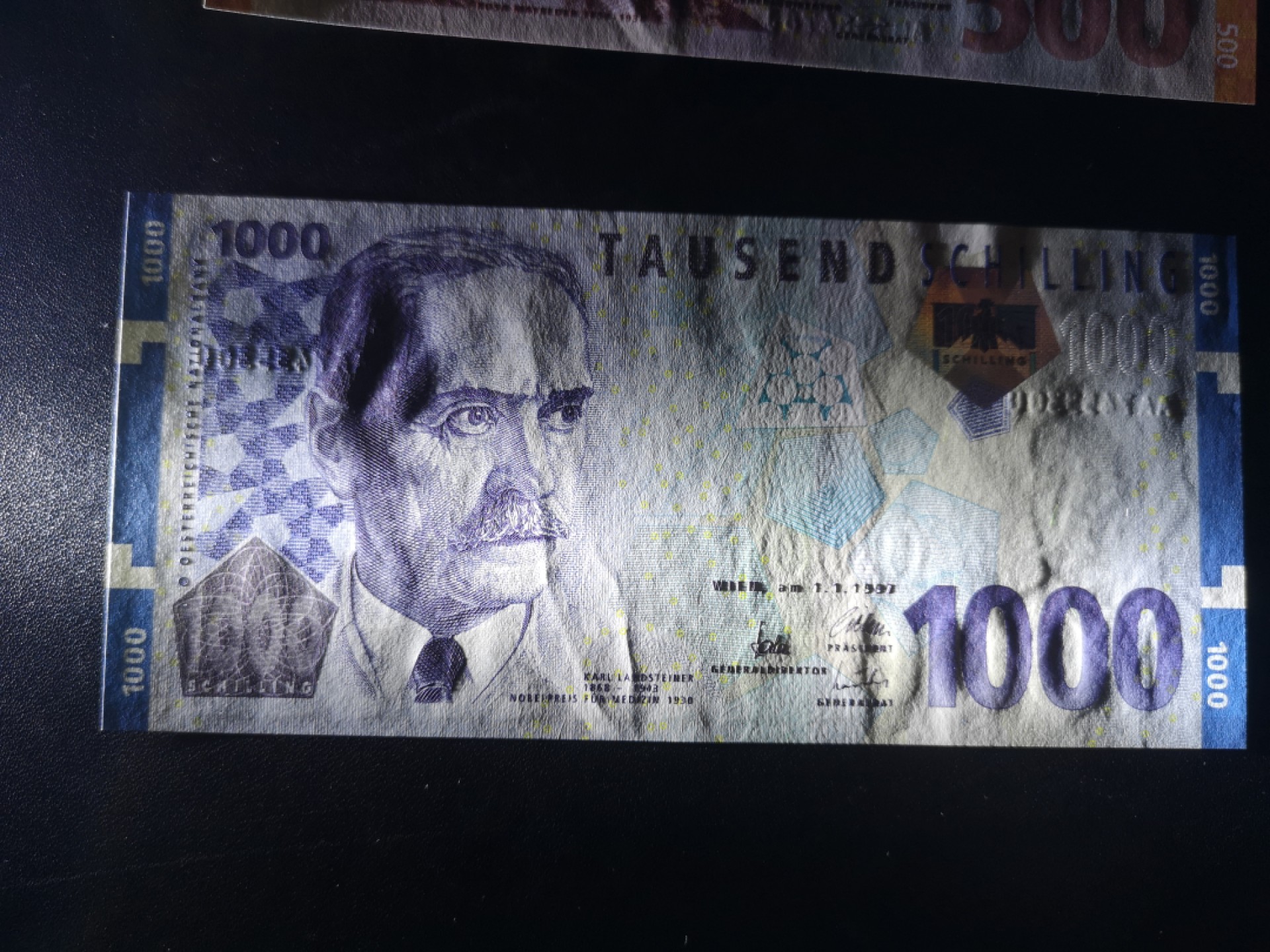 《外钞收藏家》第二百一十一期（欧洲四国精品专场） 奥地利1997年1000 先令	P-155	血型发现者——兰德斯泰纳 全新UNC