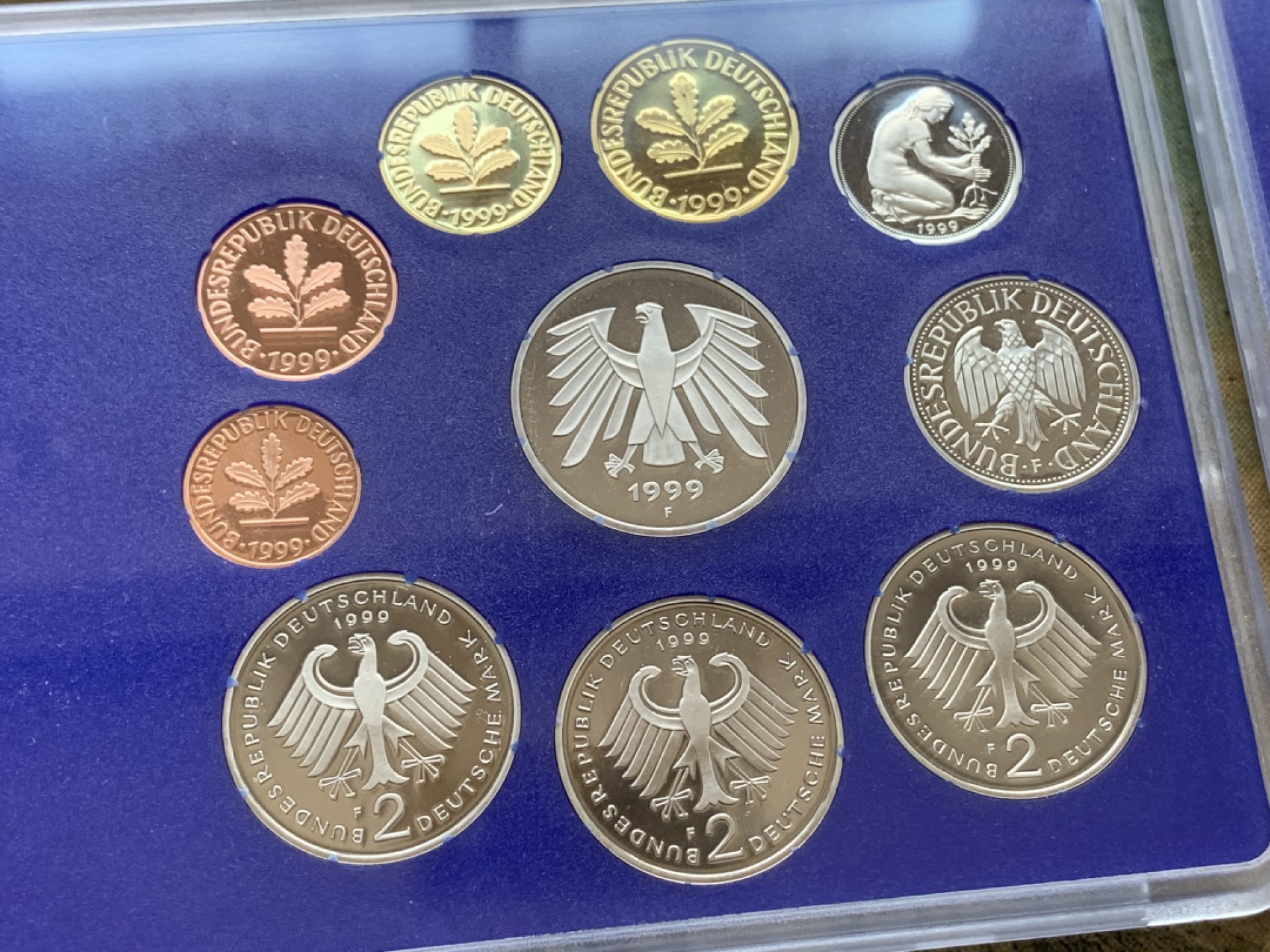 《竞宝斋》第109场-周日，周一 ，周四3场连拍（全场包邮） 德国1999年精制套币5厂齐全（A/D/F/G/J版）