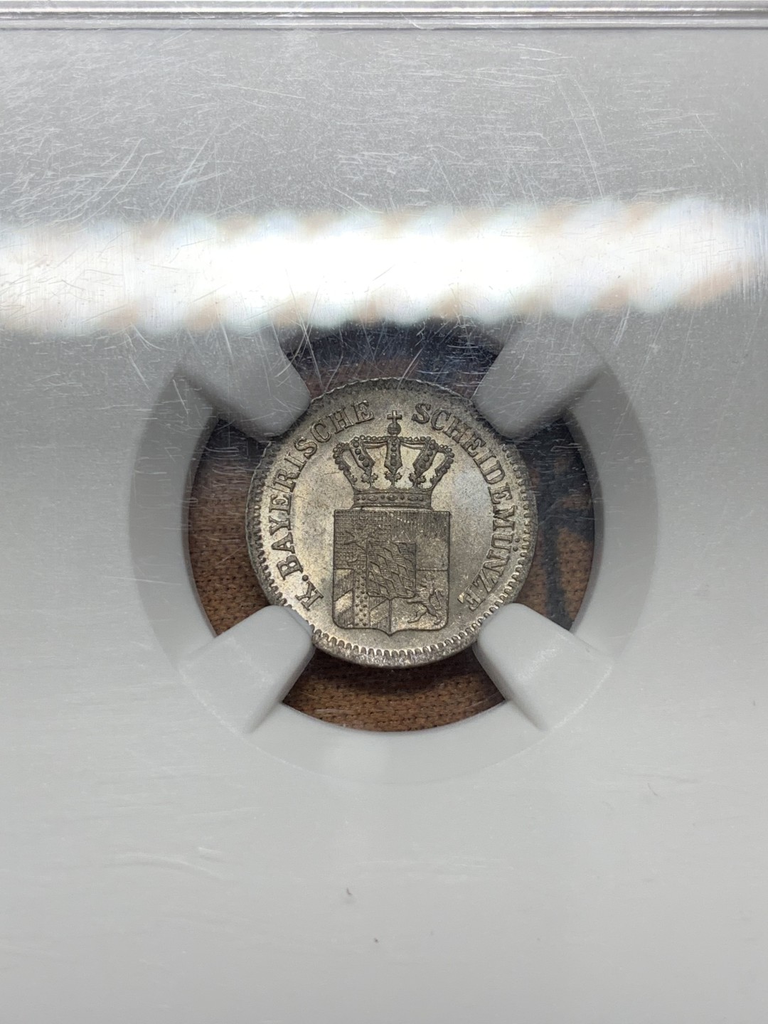 《竞宝斋》第109场-周日，周一 ，周四3场连拍（全场包邮） NGC-MS64 1863年 巴伐利亚1克洛泽银币 光感非常棒 很漂亮的一颗银辅币 高分不易