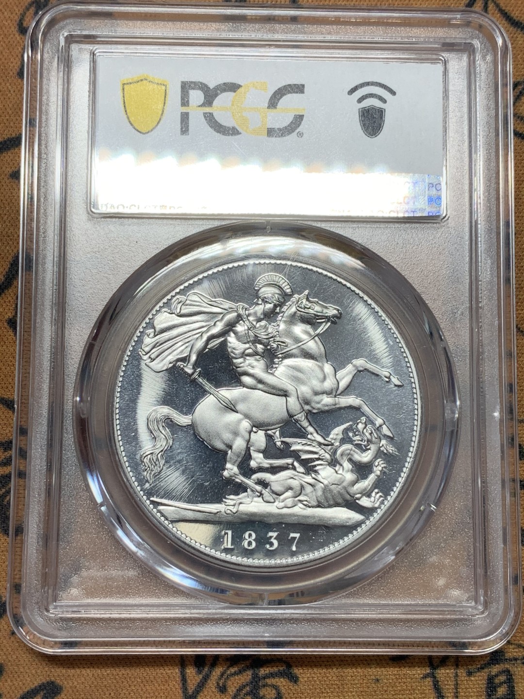 《竞宝斋》第109场-周日，周一 ，周四3场连拍（全场包邮） PCGS金盾 PR68DCAM 英国1837年威廉四世国王头像马剑图案1克朗精制铝币，亚军分。后铸珍惜币