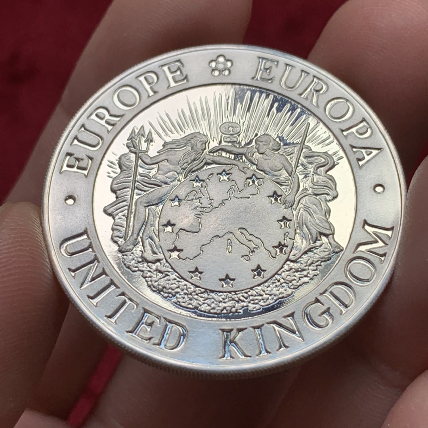 《竞宝斋》第109场-周日，周一 ，周四3场连拍（全场包邮） 英国 1992年 25ECU精制大银，38mm大尺寸，美惠三女神。欧元的前身。试铸样币