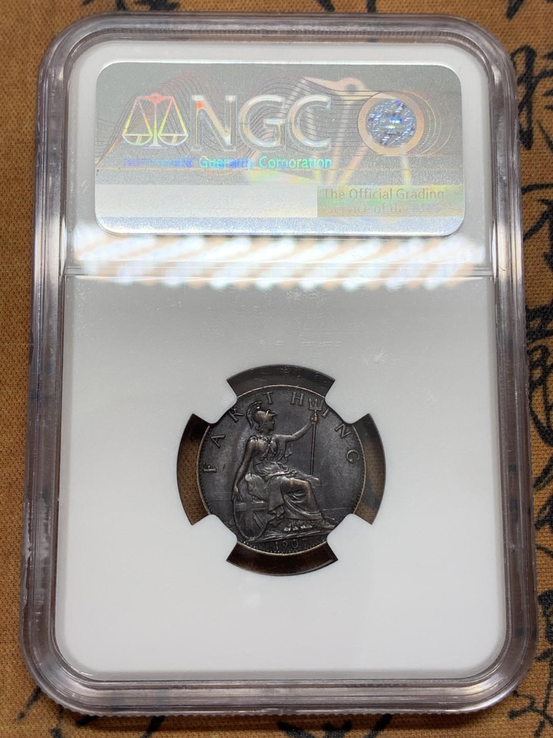 《竞宝斋》第109场-周日，周一 ，周四3场连拍（全场包邮） NGC MS64 BN 英国 1907年 爱德华七世 1法新（1/4便士） blackened at mint  出厂前黑化 包浆均匀