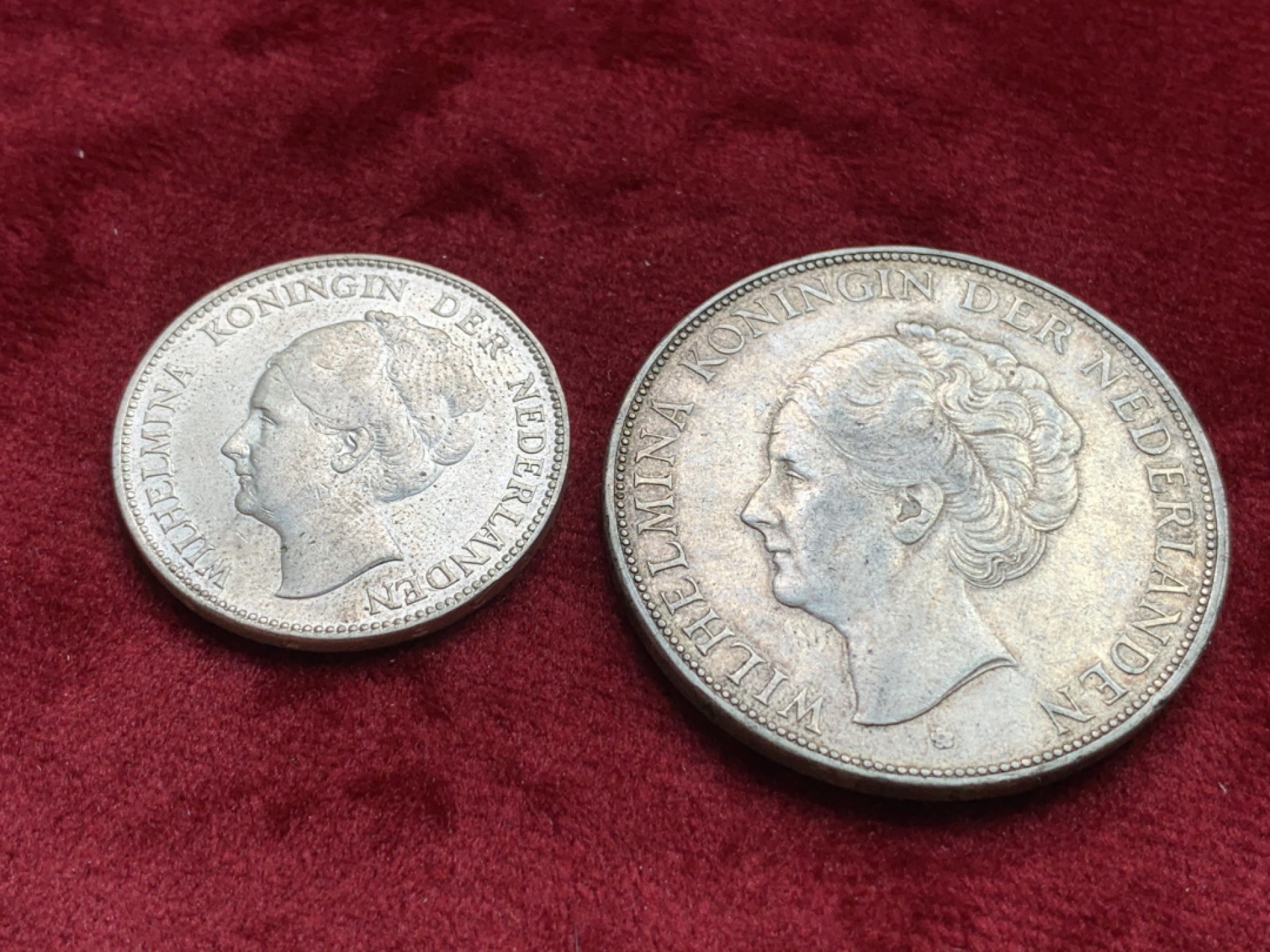 《竞宝斋》第109场-周日，周一 ，周四3场连拍（全场包邮） 两枚银币一起 荷兰 1931年 2.5盾 银币；荷兰 1929年 1盾 银币