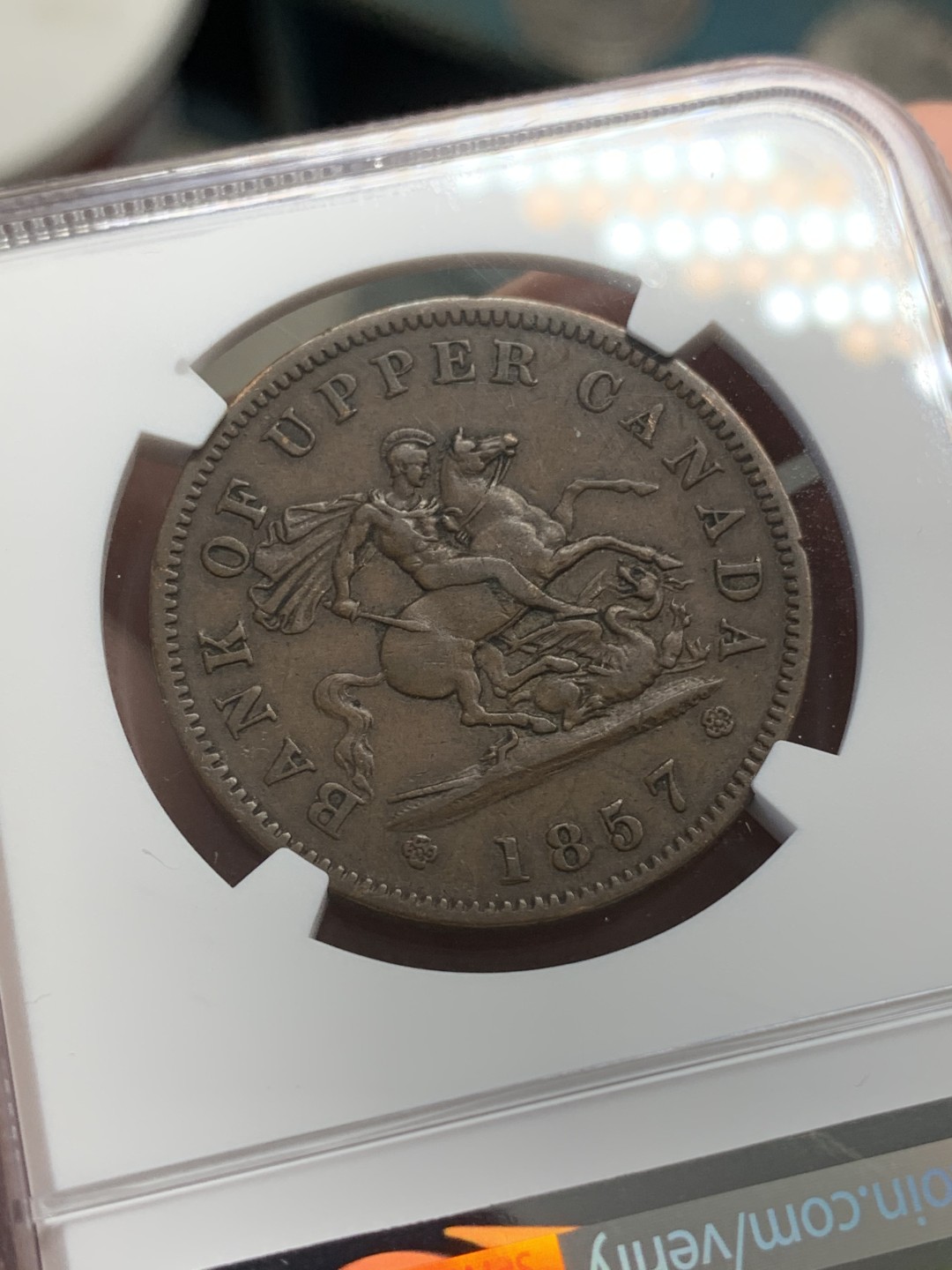 《竞宝斋》第109场-周日，周一 ，周四3场连拍（全场包邮） NGC-AU53 1857年 上加拿大银行1便士Token大铜 经典马剑屠龙 细节不错的加拿大马剑 性价比之选