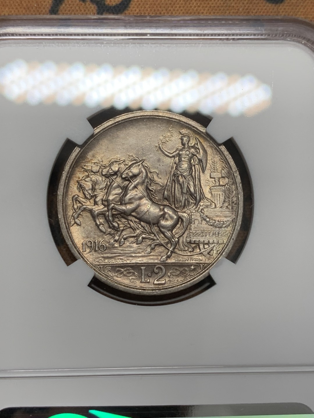 《竞宝斋》第109场-周日，周一 ，周四3场连拍（全场包邮） NGC-MS62 意大利 1916年 2里拉 马车银币 状态不错