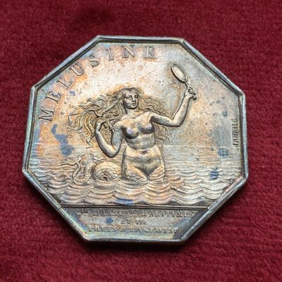 《竞宝斋》第109场-周日，周一 ，周四3场连拍（全场包邮） - 八角名誉品 1832-1841 海洋保险八角银质代币，海妖美人鱼。面部细节清晰。原铸油灯边铭，五彩包浆，法国Jeton目录封面币