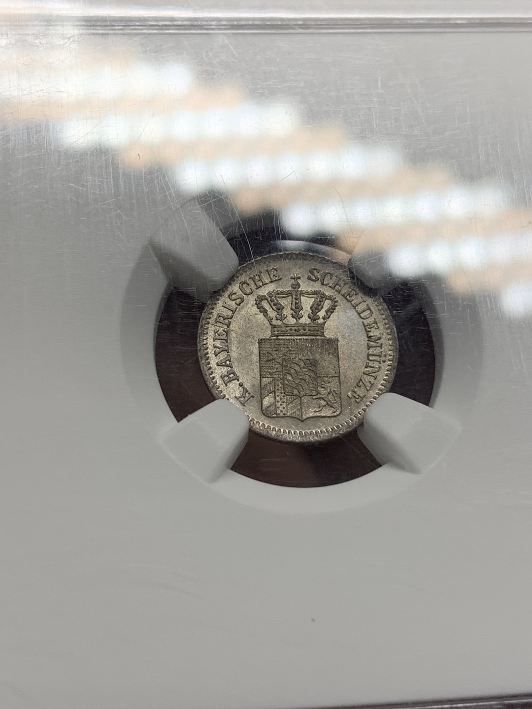 《竞宝斋》第109场-周日，周一 ，周四3场连拍（全场包邮） NGC-MS64 1863年 巴伐利亚1克洛泽银币 光感非常棒 很漂亮的一颗银辅币 高分不易