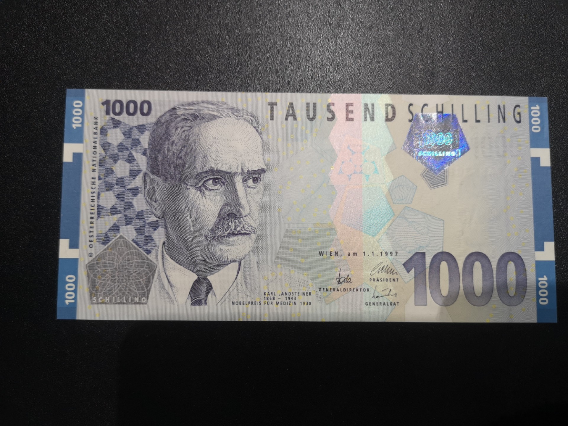 《外钞收藏家》第二百一十一期（欧洲四国精品专场） 奥地利1997年1000 先令	P-155	血型发现者——兰德斯泰纳 全新UNC