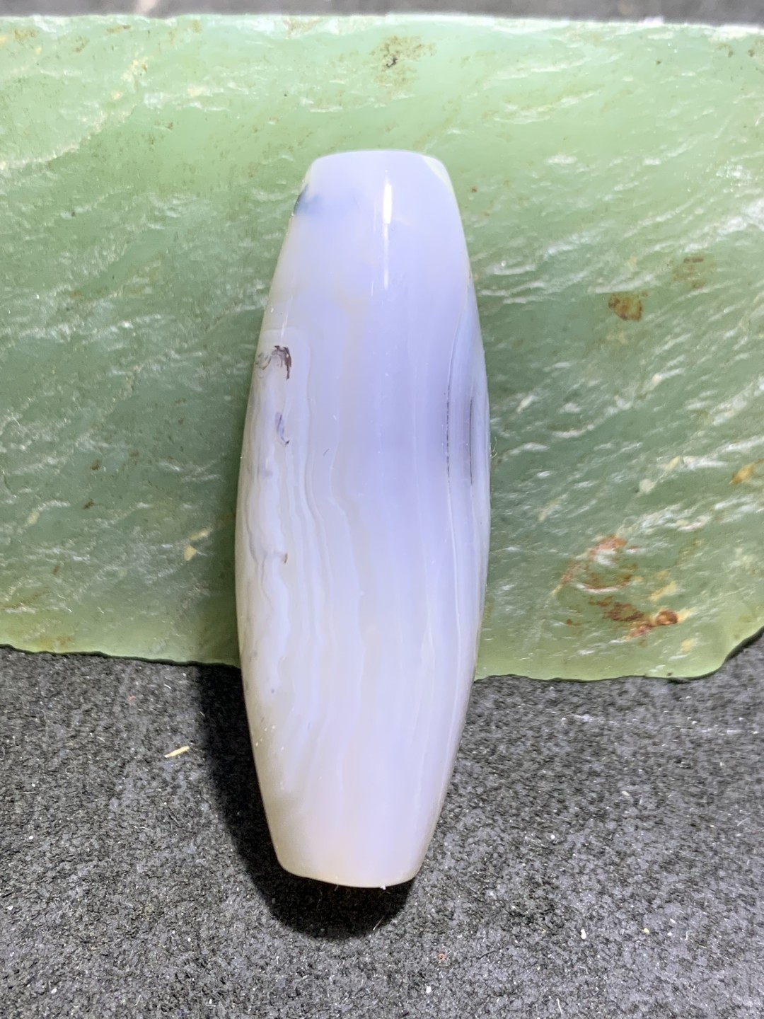 精美马达加斯加草花纹海洋玉髓桶珠一颗，