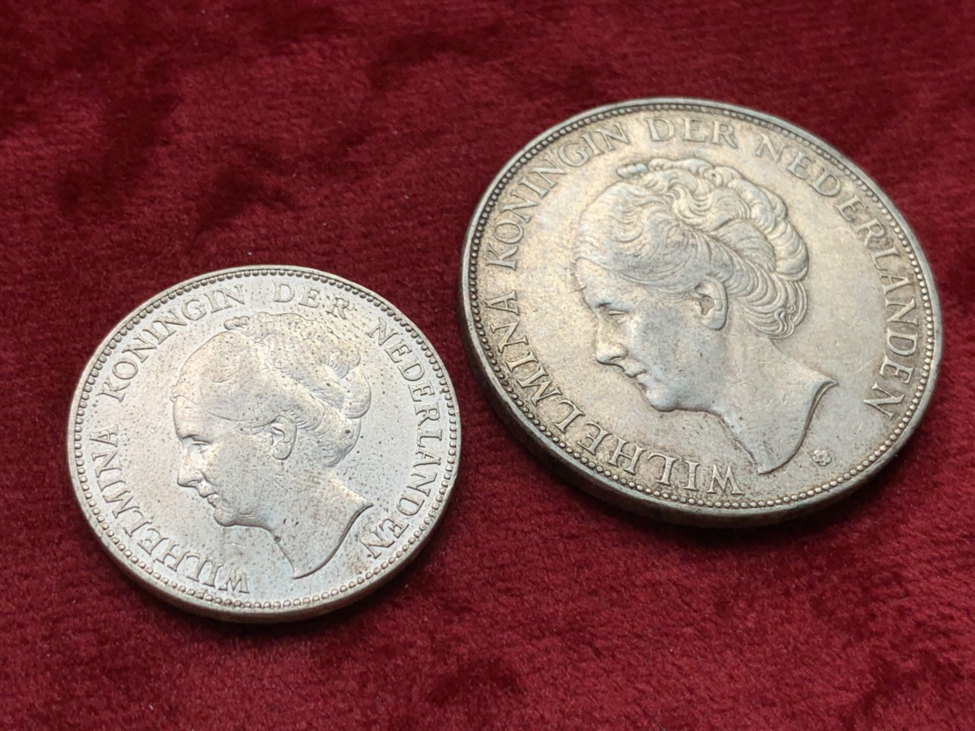 《竞宝斋》第109场-周日，周一 ，周四3场连拍（全场包邮） 两枚银币一起 荷兰 1931年 2.5盾 银币；荷兰 1929年 1盾 银币