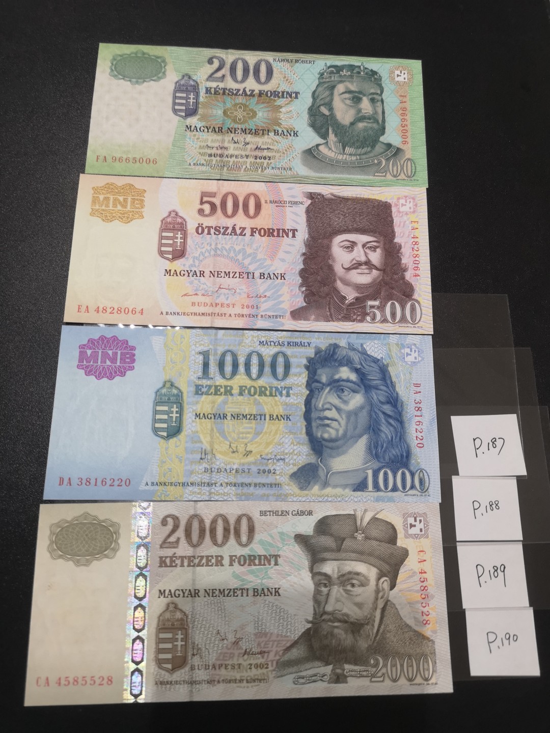 《外钞收藏家》第二百一十一期（欧洲四国精品专场） 匈牙利2001-2002年200-2000福林 新国徽第二套升级版，小套4枚