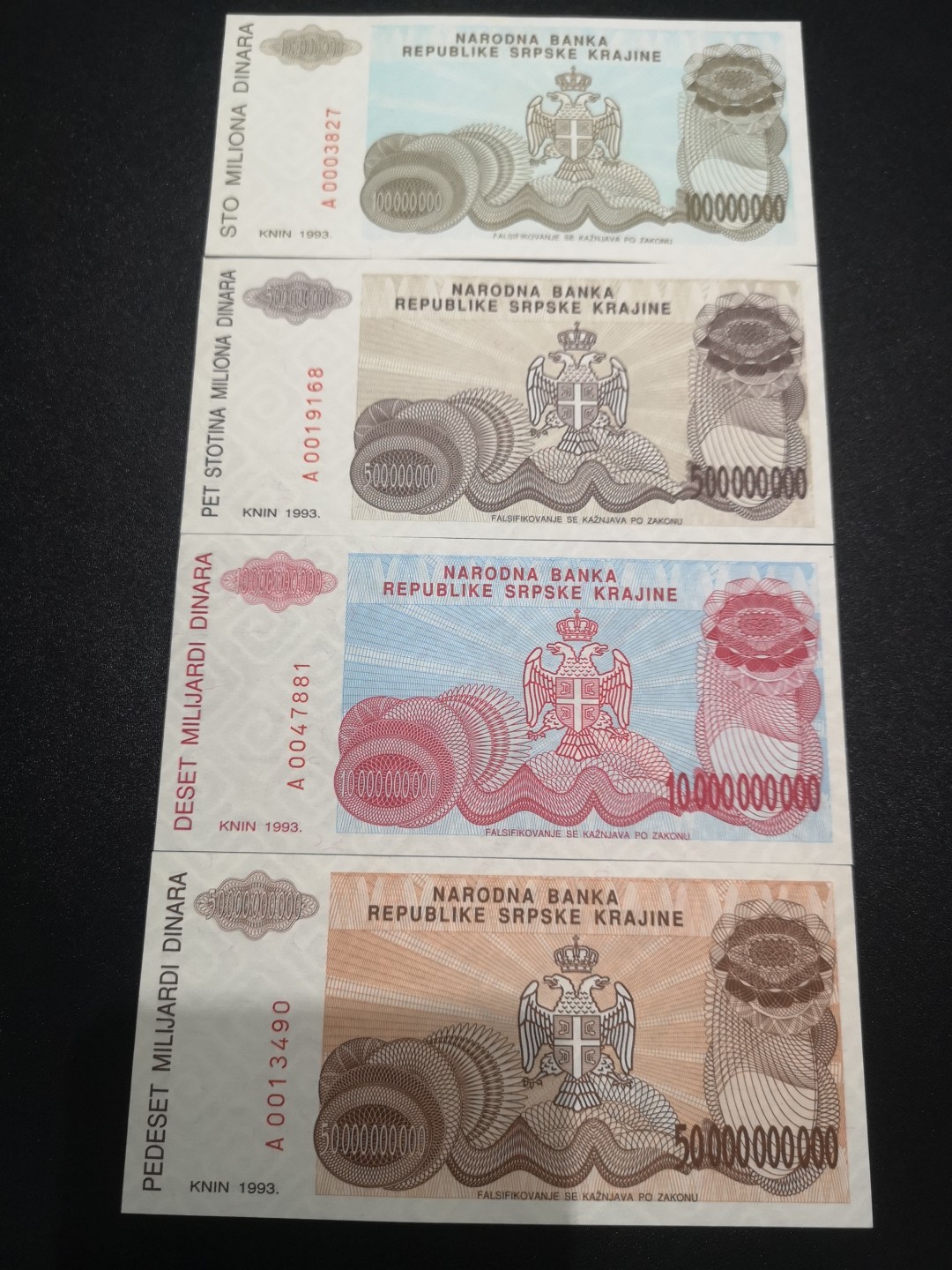 《外钞收藏家》第二百一十一期（欧洲四国精品专场） 克罗地亚塞族克拉伊纳共和国		1993年国徽版5亿、10亿、50亿、100亿第纳尔共4枚 全新UNC