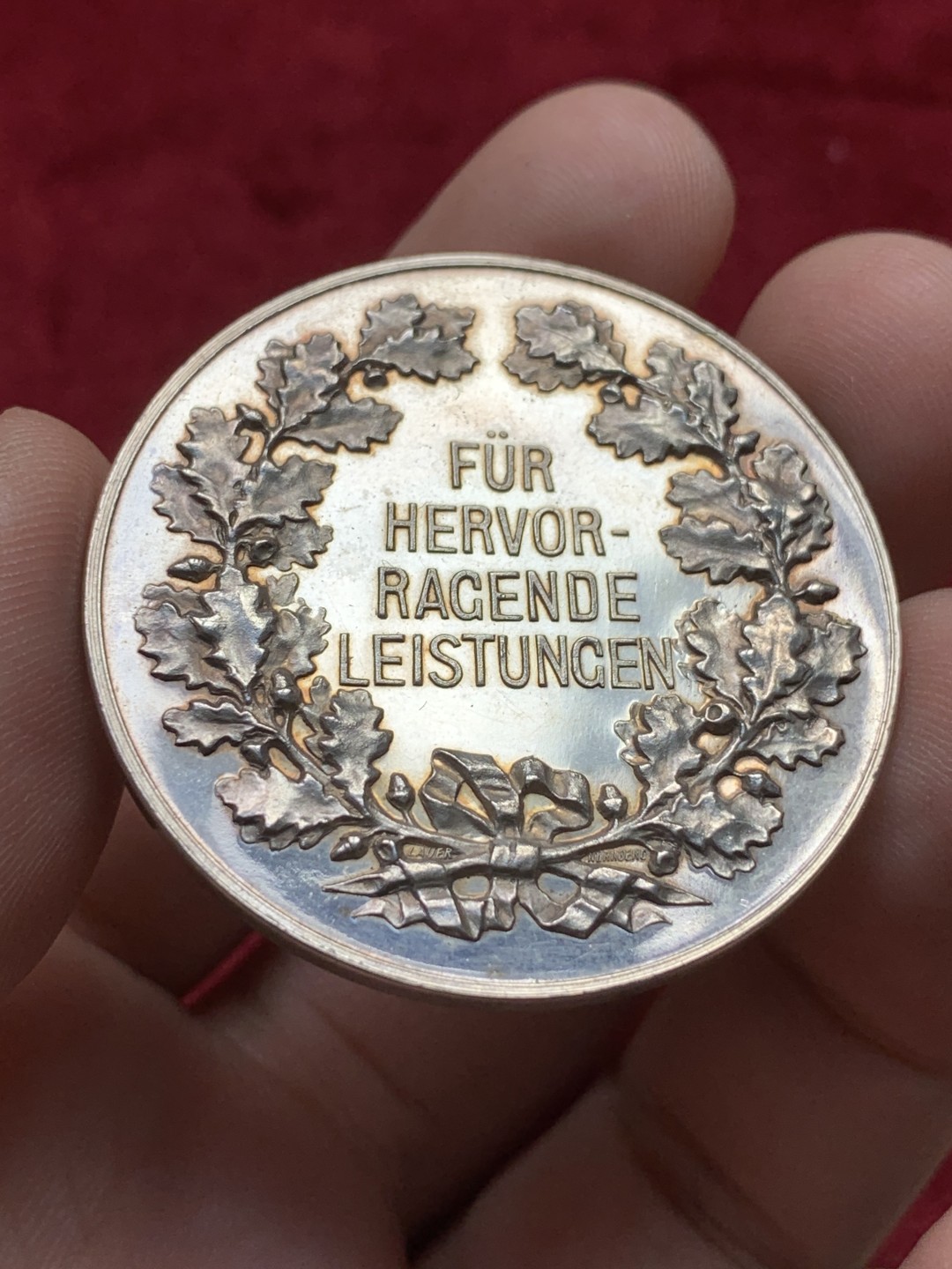 《竞宝斋》第109场-周日，周一 ，周四3场连拍（全场包邮） 德国 20世纪初 汉诺威 镜面原盒大银章40MM 26G 镜面十足 边铭银标