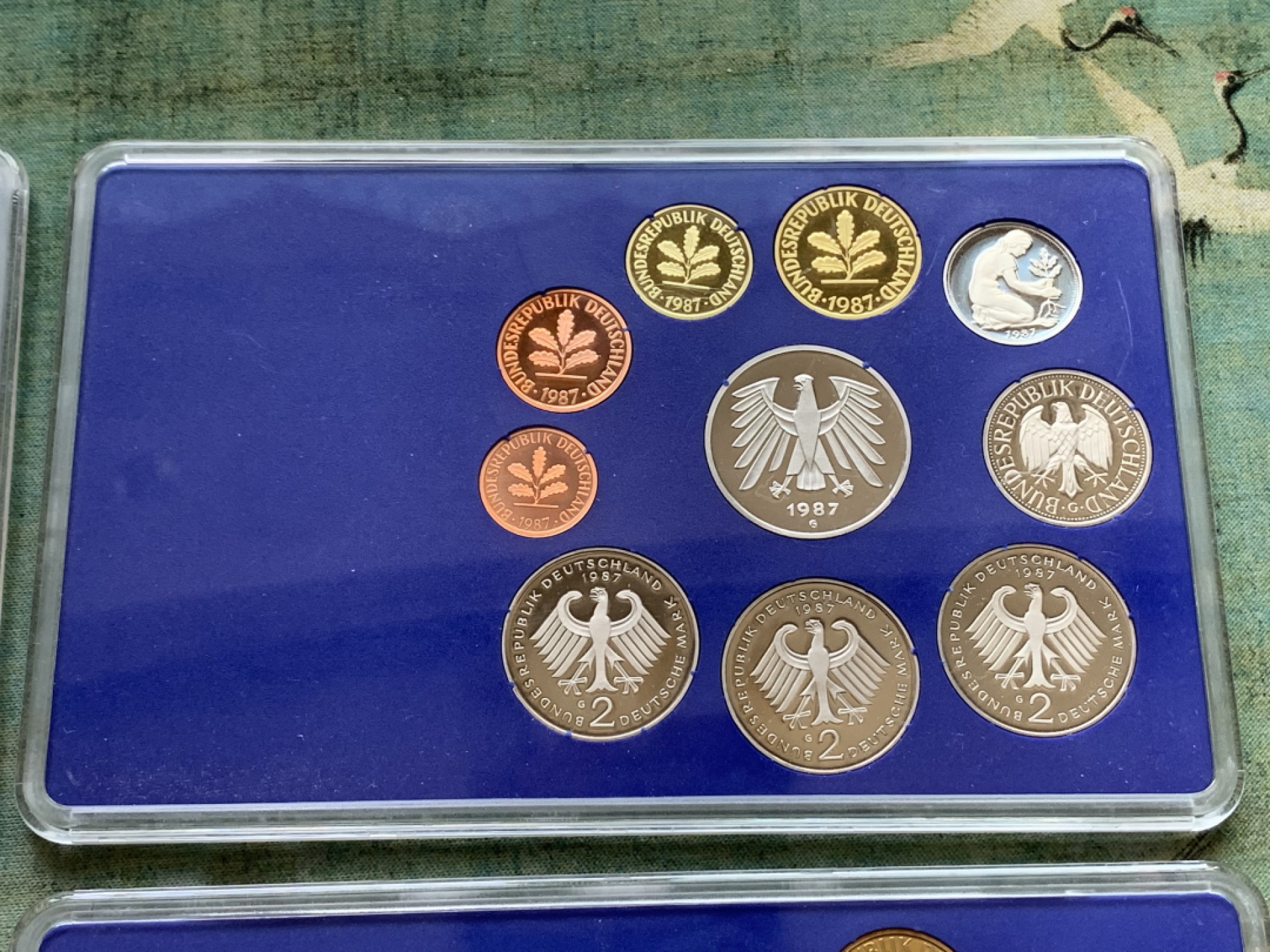 《竞宝斋》第109场-周日，周一 ，周四3场连拍（全场包邮） 德国1987年精制套币4厂齐全（D/F/G/J版