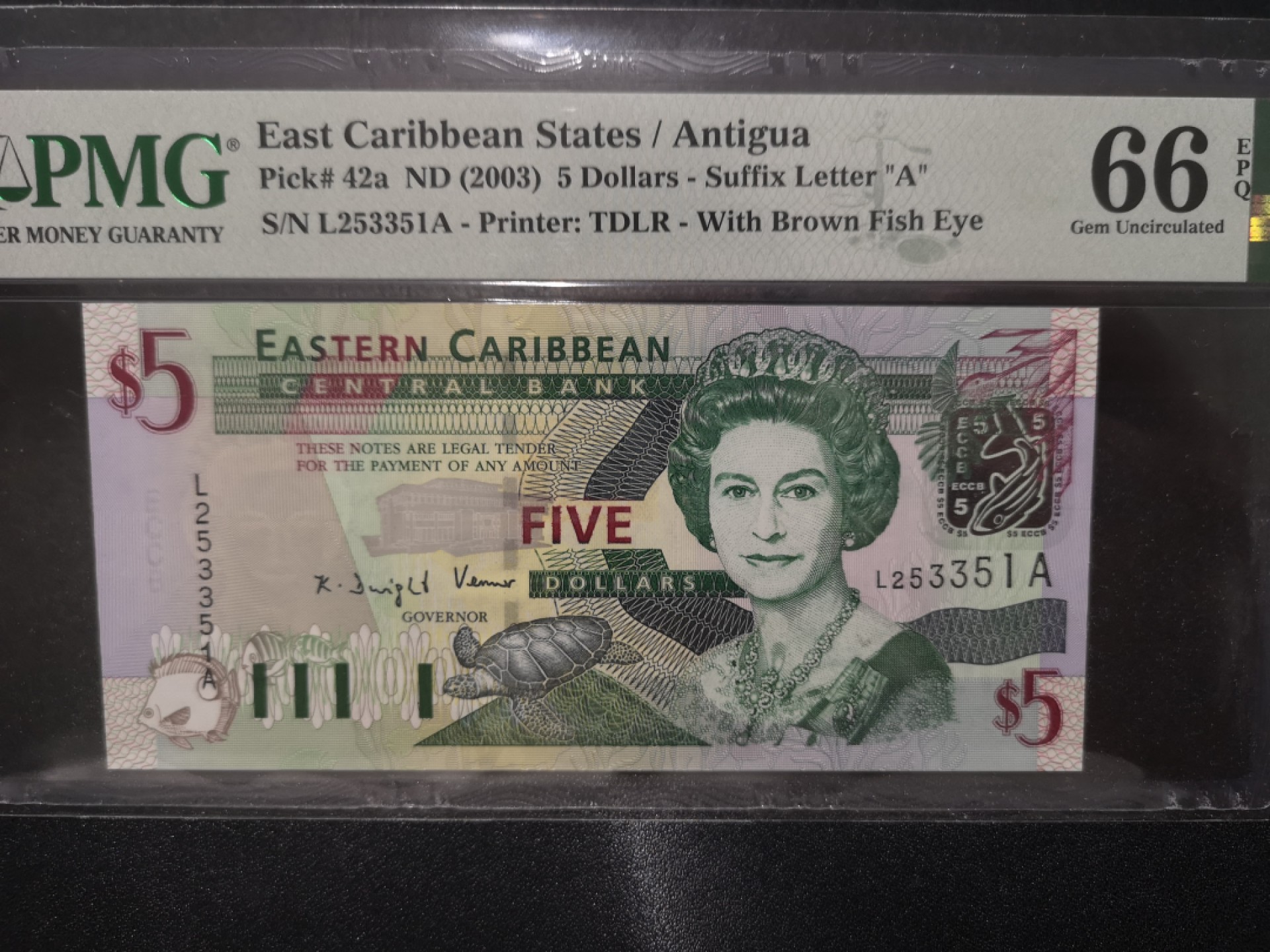 《外钞收藏家》第二百一十二期 2003奶奶东加勒比5镑 PMG66 无47